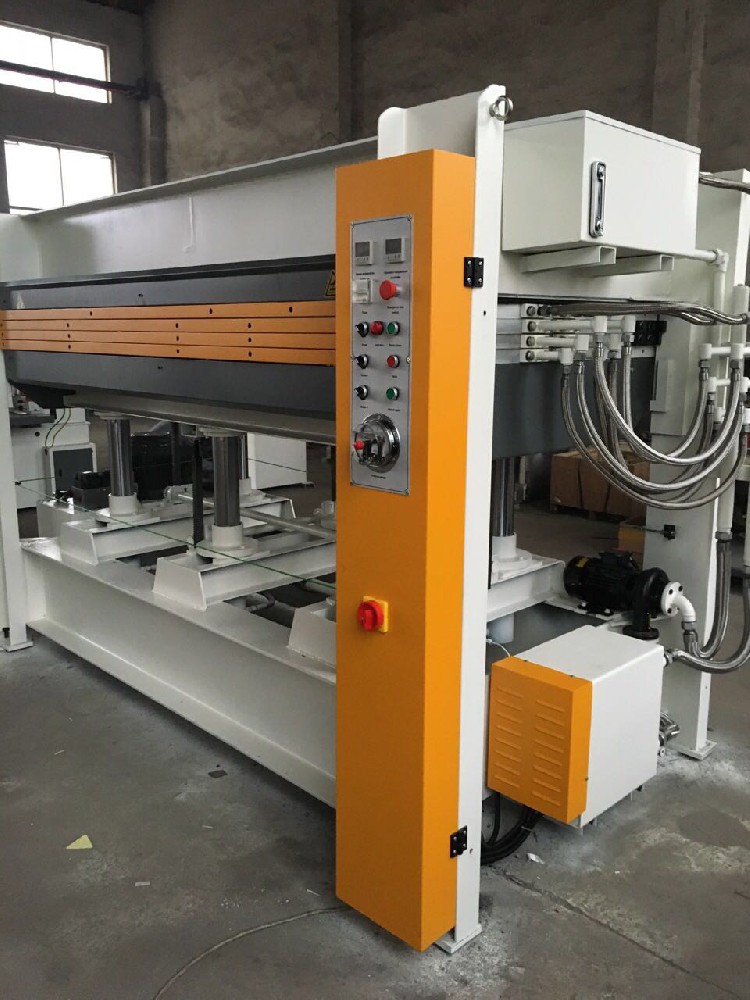 貼面熱壓機常規(guī)檢查時要注意